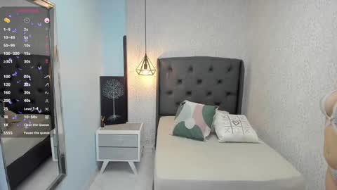 Sophie  online show from 5, 2, 2025