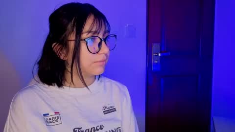 Snapshot of sophievv chatting on 6, 6, 2026 Sophie online show from 6, 6, 2026