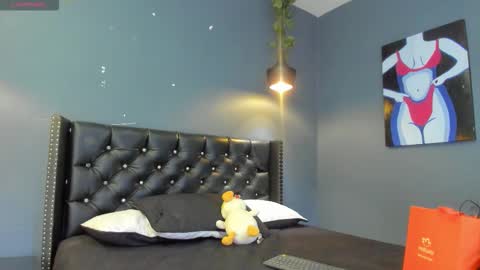 Sophie Taylor online show from 19, 11, 2025