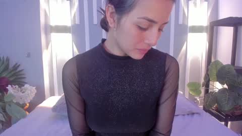 SOPHY ROGERS online show from 13, 12, 2024