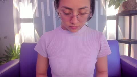 SOPHY ROGERS online show from 3, 1, 2025