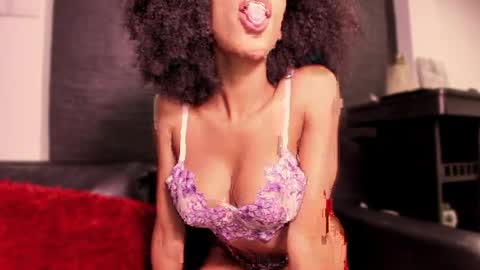 Snapshot of sophye_ebanov chatting on 3, 4, 2026 SEE U HERE OF online show from 3, 4, 2026