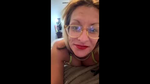 Snapshot of southernmilfmel chatting on 27, 5, 2026 Southern MILF online show from 27, 5, 2026