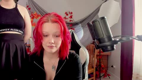 Snapshot of sova_energy chatting on 14, 10, 2025 Leah online show from 14, 10, 2025