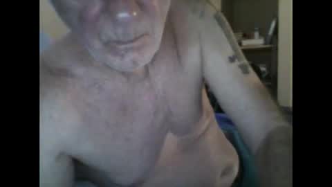 Snapshot of sox1957 chatting on 28, 11, 2025 sox1957 online show from 28, 11, 2025