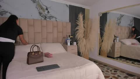 Camila Ortiz online show from 6, 4, 2026