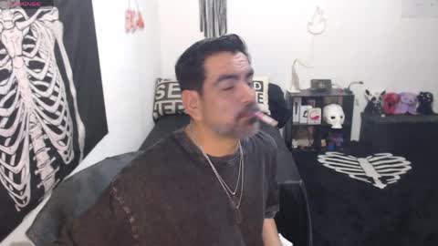 Snapshot of soyelcarlitos chatting on 4, 6, 2026 El Carlitos online show from 4, 6, 2026