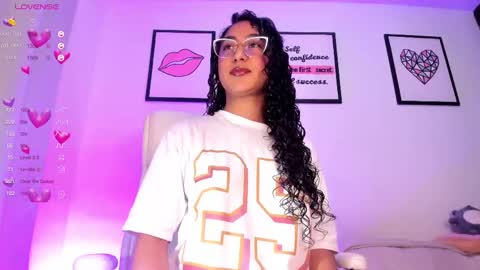 Snapshot of soyjuliana19 chatting on 7, 3, 2025 Juliana online show from 7, 3, 2025