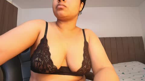 Snapshot of soynerea chatting on 2, 6, 2026 online show from 2, 6, 2026