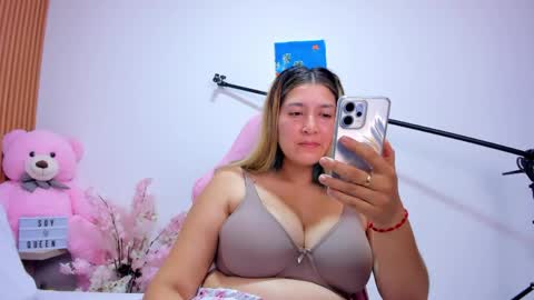 Snapshot of soyqeen chatting on 9, 5, 2026 SoyQueen online show from 9, 5, 2026