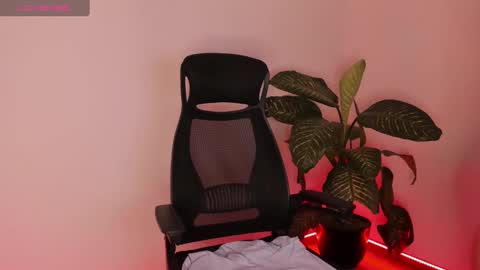 Sami Diaz   online show from 10, 12, 2024