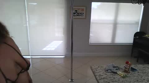 spacebunsxxx online show from 28, 11, 2025