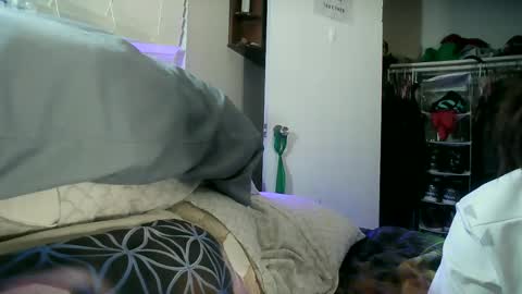 Snapshot of spacecase843 chatting on 4, 12, 2024 TrndSettrz online show from 4, 12, 2024