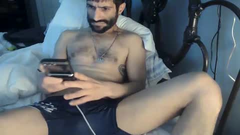 Snapshot of spacecase843 chatting on 10, 2, 2025 TrndSettrz online show from 10, 2, 2025