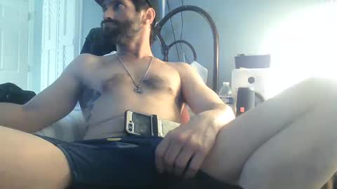 Snapshot of spacecase843 chatting on 17, 2, 2025 TrndSettrz online show from 17, 2, 2025