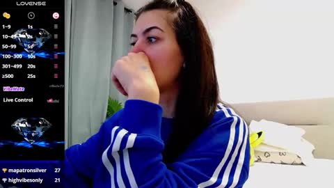 sparkly_eve online show from 2, 3, 2025