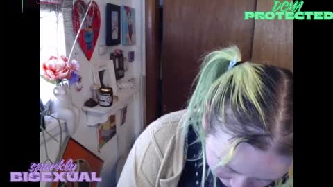 Snapshot of sparklybisexual chatting on 2, 3, 2026 sparklybisexual online show from 2, 3, 2026
