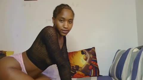 Snapshot of spicy_angels chatting on 1, 12, 2025 Quinter Cheeky online show from 1, 12, 2025