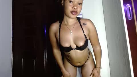 Snapshot of spicy_kerrine chatting on 9, 11, 2025 Spicy kerrine online show from 9, 11, 2025