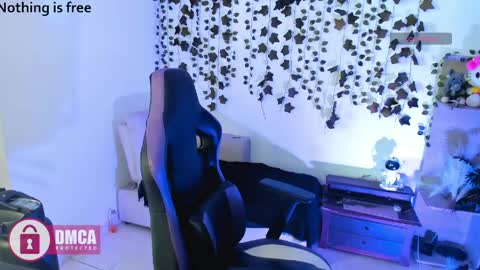 Snapshot of spicydollx_1 chatting on 8, 5, 2026 Geraldin online show from 8, 5, 2026