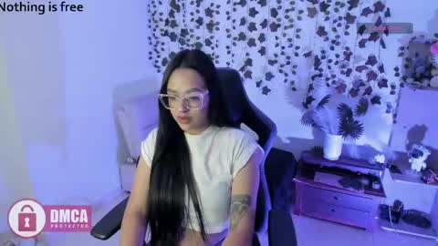 Snapshot of spicydollx_1 chatting on 17, 5, 2026 Geraldin online show from 17, 5, 2026