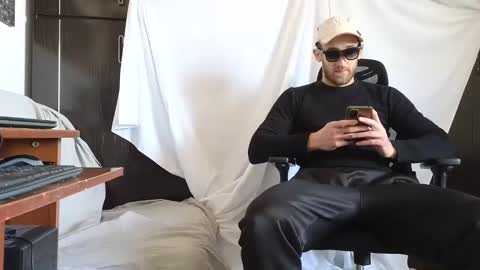 Marco. When Im offline you can view premium content in bio online show from 16, 11, 2025