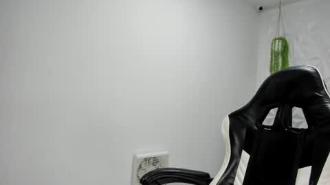 spiderdann_01 online show from 19, 3, 2026