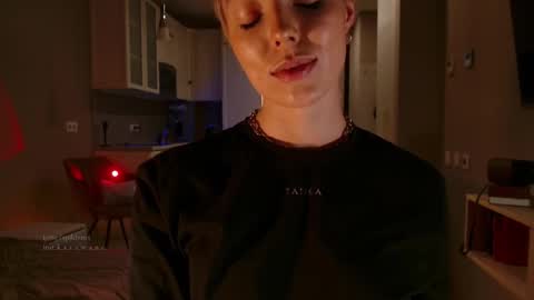 Elizabeth online show from 10, 11, 2025