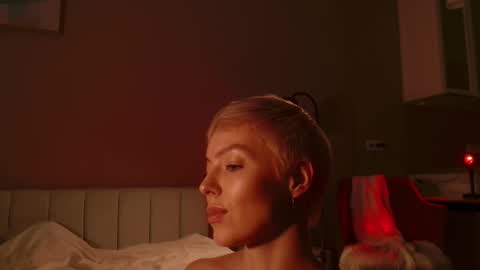 Elizabeth online show from 28, 11, 2025