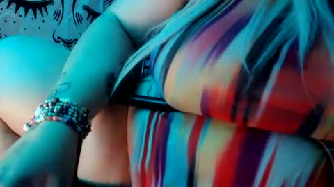 Vanessa Spade online show from 6, 11, 2025