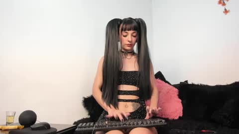 Snapshot of split_girl chatting on 6, 2, 2025 EMMA online show from 6, 2, 2025