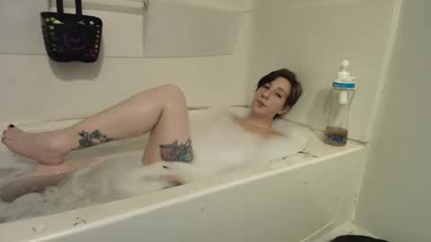 Snapshot of spookyqueen69 chatting on 5, 2, 2026 Kova online show from 5, 2, 2026