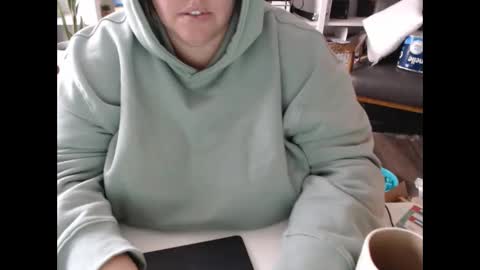 Snapshot of squirtymilfjess chatting on 15, 1, 2025 Messi Jessi online show from 15, 1, 2025