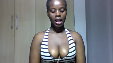 Snapshot of squiter_girlie chatting on 24, 10, 2025 Squiter online show from 24, 10, 2025