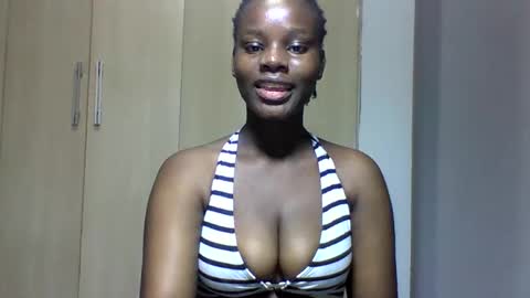 Snapshot of squiter_girlie chatting on 10, 11, 2025 Squiter online show from 10, 11, 2025