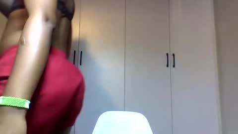 Snapshot of squiter_girlie chatting on 1, 12, 2025 Squiter online show from 1, 12, 2025