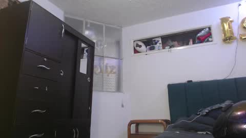 Snapshot of sr_porn01 chatting on 8, 11, 2025 sr_porn01 online show from 8, 11, 2025