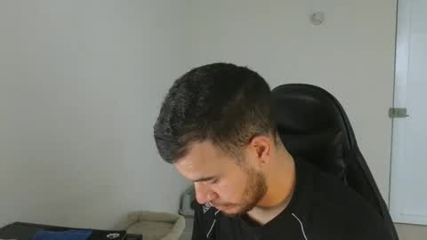 Snapshot of srbey_ chatting on 30, 11, 2025 Vic online show from 30, 11, 2025