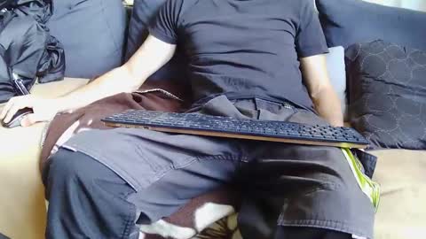 Snapshot of srevinu chatting on 17, 11, 2025 Srevinu online show from 17, 11, 2025