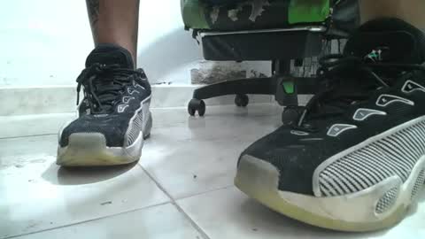 Snapshot of srfindomfeet_ chatting on 20, 7, 2026 sr master cum its my old account online show from 20, 7, 2026
