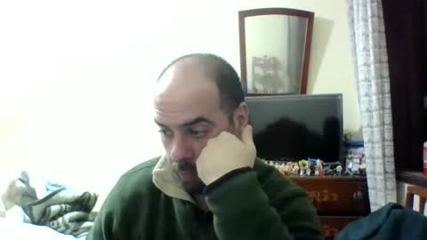 Snapshot of sstrasser chatting on 17, 12, 2025 ShYgUy online show from 17, 12, 2025