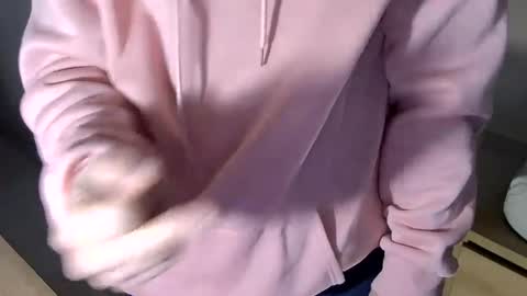 St Amor online show from 3, 1, 2025