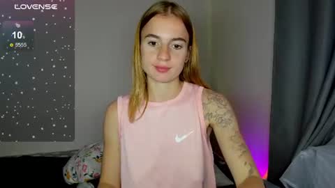 Snapshot of stacey_brow chatting on 14, 7, 2026 stacey online show from 14, 7, 2026