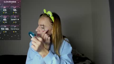 Snapshot of stacey_brow chatting on 26, 7, 2026 stacey online show from 26, 7, 2026