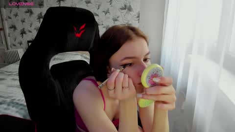 Stacey GMT5 Mo Tu We Th Fr Sa 3am -10am online show from 27, 1, 2025