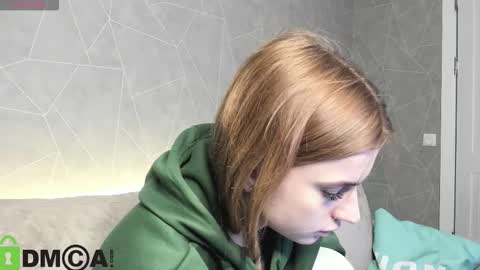 Stacey GMT5 Mo Tu We Th Fr Sa 3am -10am online show from 22, 12, 2025