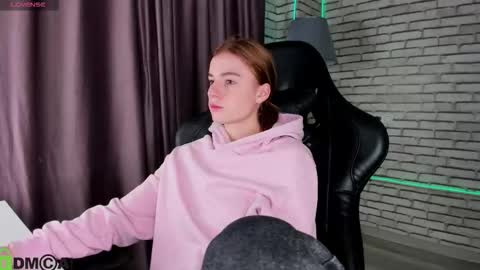 Stacey GMT5 Mo Tu We Th Fr Sa 3am -10am online show from 16, 2, 2026