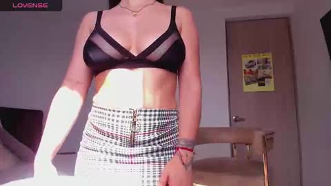 Snapshot of stacy_malibu1 chatting on 19, 10, 2025 TWstacymalibu110 online show from 19, 10, 2025