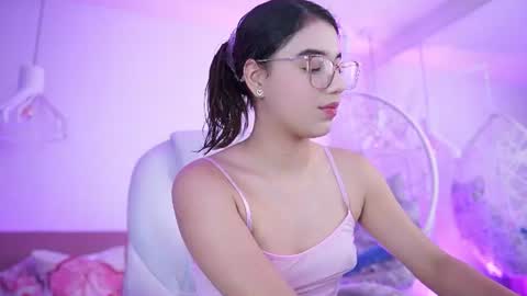 stacycooper_ online show from 17, 6, 2026