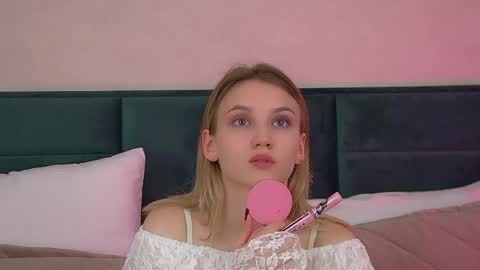 Snapshot of stacyevancesss chatting on 16, 5, 2026 StacyEvances online show from 16, 5, 2026